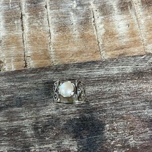 Pearl and swirl Sterling Silver Ring